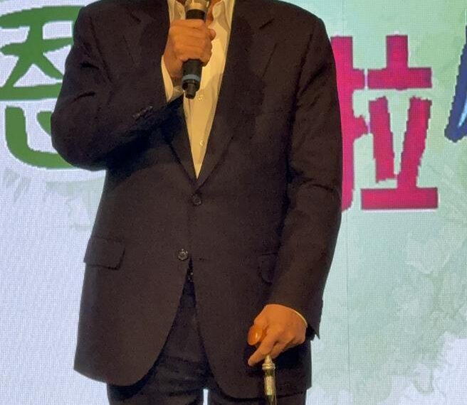 台灣新聞通訊社-阿扁自曝練肖話的功力 都是跟他學的