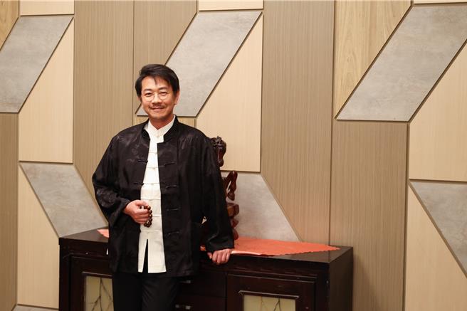 台灣新聞通訊社-台八男星住院病危險截肢　江俊翰欠債回歸：好幾次撐不下去