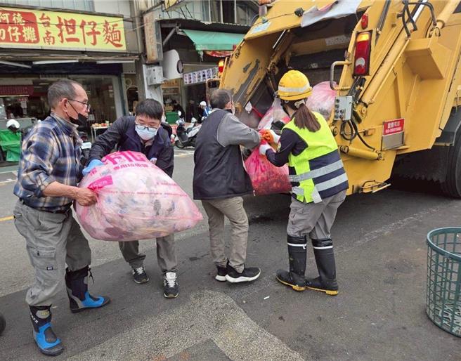 台灣新聞通訊社-隨袋徵收增加家庭開銷?蘇俊賓:隨水費徵收更貴