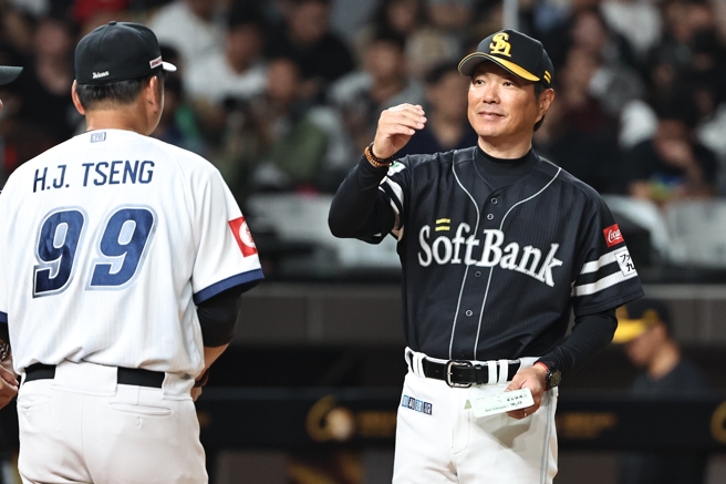 台灣新聞通訊社-日職》震撼2換1交易!軟銀迎來橫濱金手套鐵捕 補強方針曝
