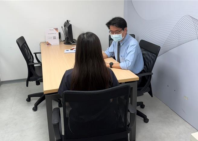 台灣新聞通訊社-愛爾麗偷拍案掀退費、貸款爭議 北市法務局：別簽放棄權利書