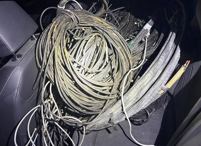 台灣新聞通訊社-竊賊偷電纜線、汽車零件 警網1小時迅速圍捕逮人