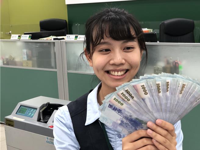 台灣新聞通訊社-連2月破500！4月證交稅收入546億、年增368億元創紀錄