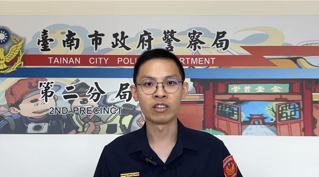 台灣新聞通訊社-18歲高職生考完統測馬路「燒胎」 瞎扯:只因好玩 下場慘了