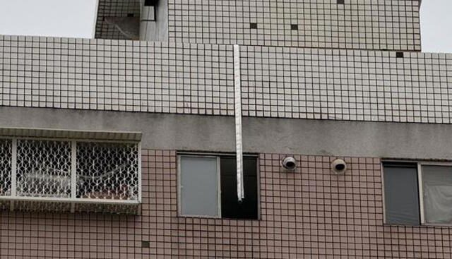 台灣新聞通訊社-彰化老翁離奇墜樓身亡 赫見大樓頂垂下消防水帶