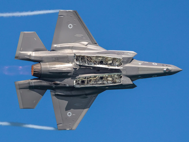 台灣新聞通訊社-海砸3.7兆倍增F-35 F-15戰機 美戰友要搶占未來10年空優