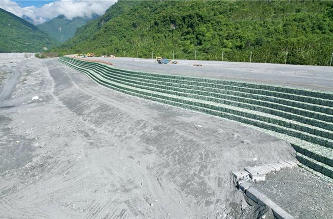 台灣新聞通訊社-防汛前卓揆視察馬太鞍溪 高規格堤防完成招標打造第二道防線