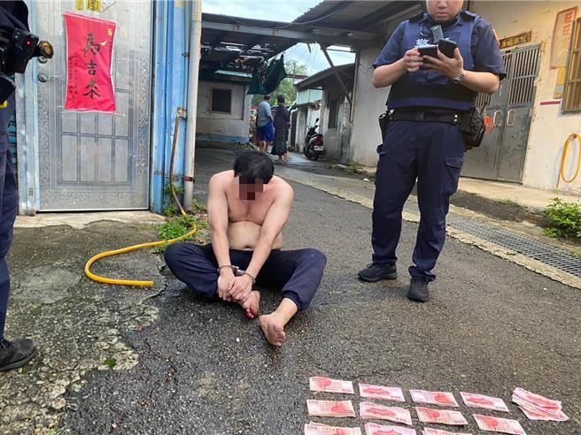 台灣新聞通訊社-獨家》連偷桃園2間「智取店」現金箱遭圍捕 竊賊遭警開3槍打穿腳部