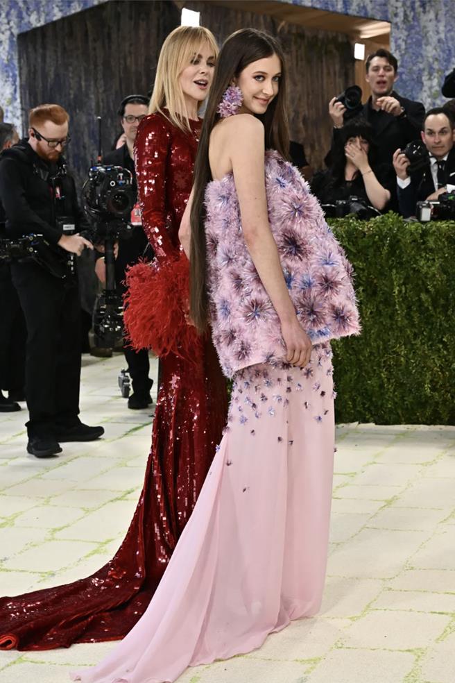 台灣新聞通訊社-Met Gala》妮可基嫚攜女兒首登Met Gala 「凍齡話題」再掀討論