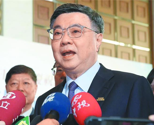 台灣新聞通訊社-坦言股市集中在高科技領域 卓榮泰下令三部會研議中小微企業轉型升級條例