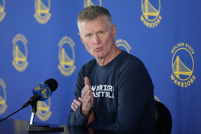 台灣新聞通訊社-NBA》勇士鐵三角不散！科爾親揭續留原因：我們都還想爭冠