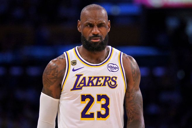 台灣新聞通訊社-NBA》詹皇與湖人鬧翻？美媒曝曾感到「不受重視」