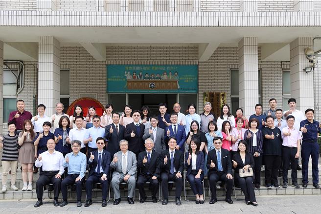 台灣新聞通訊社-司法院代理院長謝銘洋親訪金門 推動商用AI助司法升級減負擔