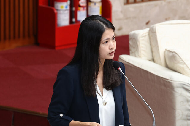 台灣新聞通訊社-林亮君遭控「誘導投老鼠藥」 藍前發言人起底1事酸：是在搞沈伯洋？
