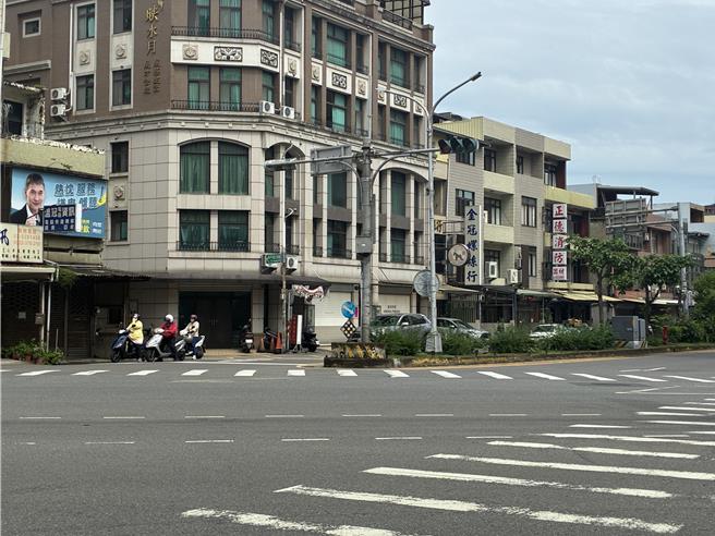 台灣新聞通訊社-竹市分隔島植栽過高 釀行車「視覺盲區」成交安死角