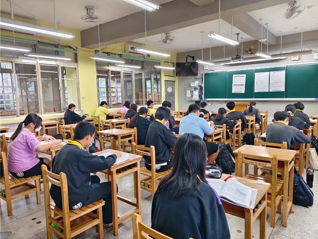 台灣新聞通訊社-新北國中會考首日順利 2.8萬考生應試無重大違規