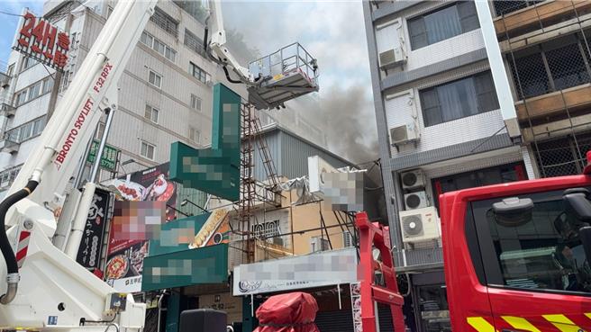 台灣新聞通訊社-鳳山住宅火警濃煙狂竄 驚見1具焦屍身分待確認