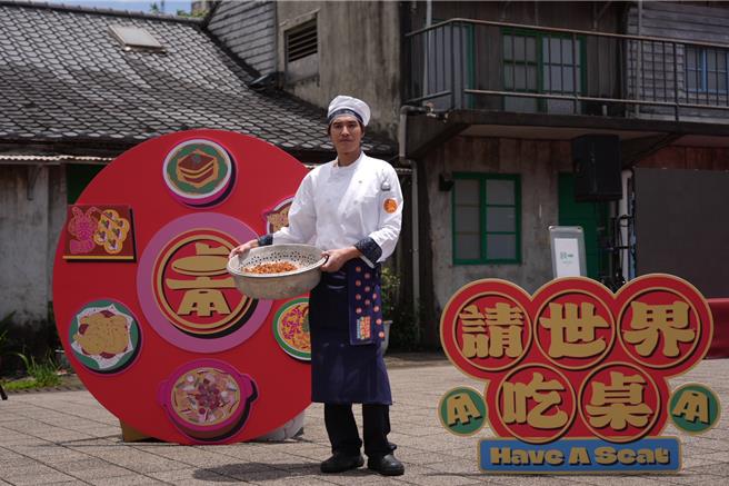 台灣新聞通訊社-藍正龍轉行總鋪師「手抖腰酸」!YTR千千也累慘:像打仗