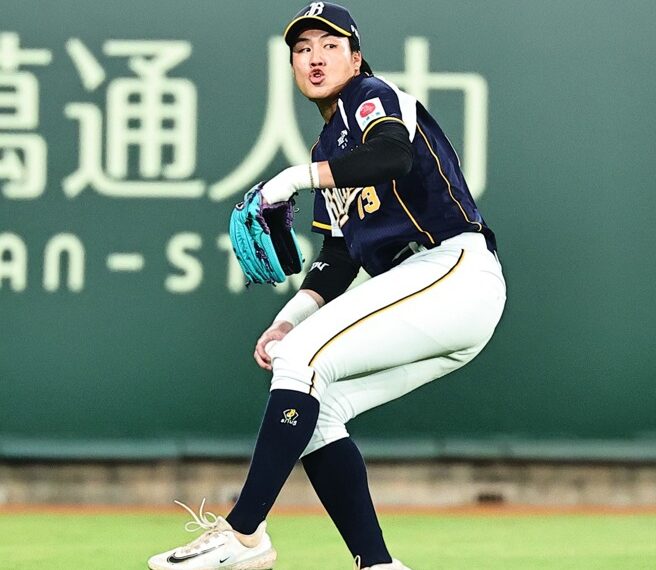 台灣新聞通訊社-中職》許庭綸超美技「丟臉」？兄弟影片解密平野態度