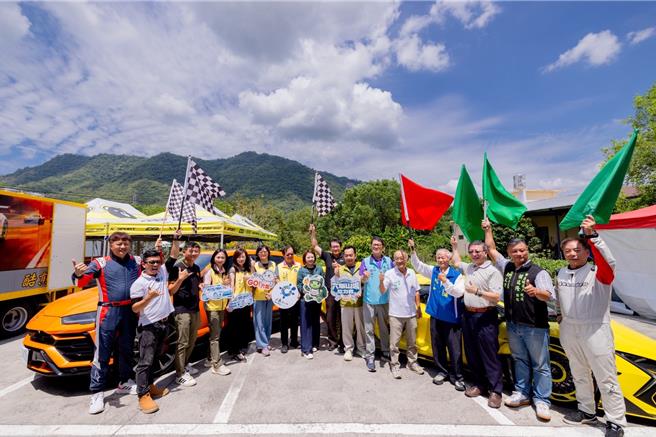 台灣新聞通訊社-高雄六龜山城拉力賽熱血登場 賽車、市集共掀初夏熱潮