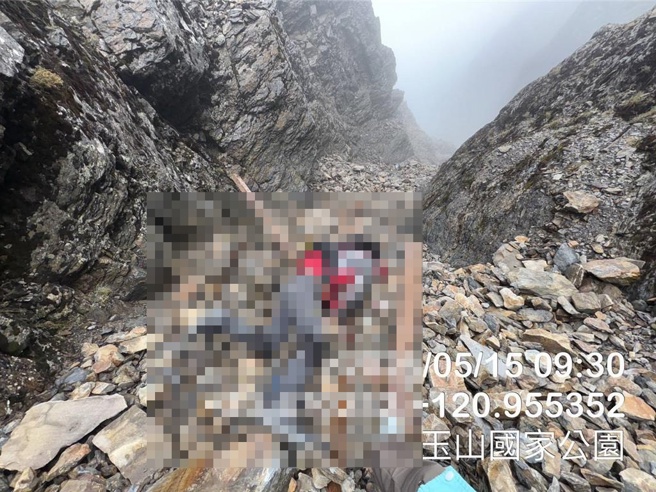 台灣新聞通訊社-魂斷玉山!37歲男攻頂僅6分鐘遇死神 搜救隊絕地運屍
