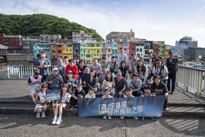台灣新聞通訊社-SBL》凱撒基隆黑鳶推「球隊帶路」城市巡航 謝國樑親臨授證