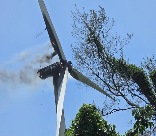 台灣新聞通訊社-雲林麥寮45公尺高台電風機起火 無法滅火僅能警戒