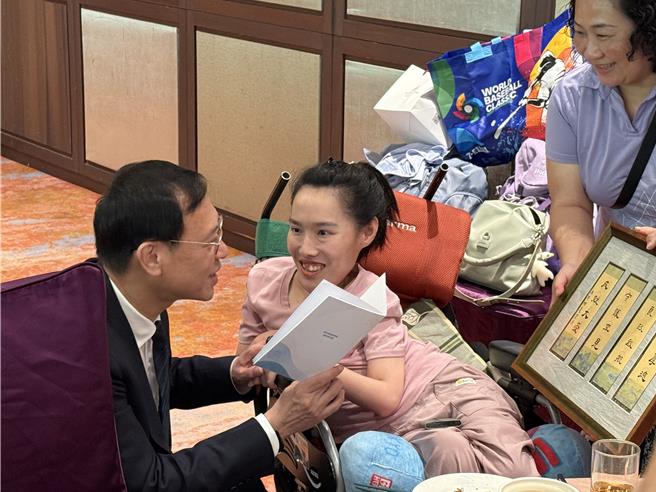 台灣新聞通訊社-病友聯盟倡「病人為中心」石崇良允諾:健保會增正式病友代表