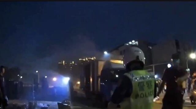 台灣新聞通訊社-神壇繞境私放大量煙火 居民不堪其擾警登門送辦