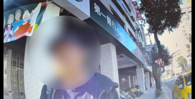 台灣新聞通訊社-人形路障擋路中！北市警「線上擊落」 搜出行動毒品工廠