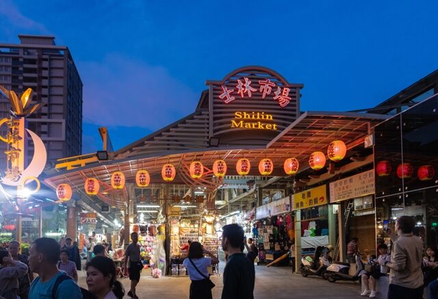 台灣新聞通訊社-士林夜市「烤杏鮑菇攤」拒收1元 饕客爆：千元鈔也不收