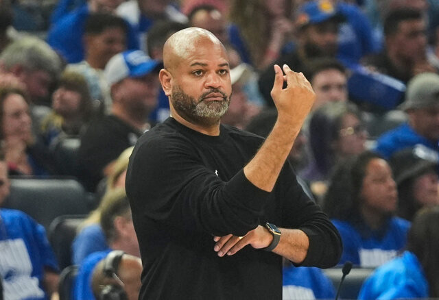 台灣新聞通訊社-NBA》粉碎老八傳奇！活塞總教練獲續約 魔術總教練慘遭開除