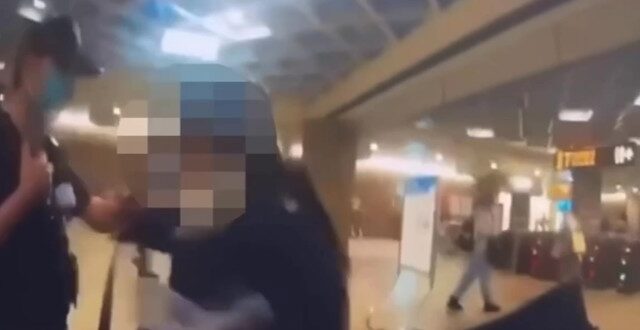 台灣新聞通訊社-北捷女廁傳敲門聲！站長關心反遭飆罵 婦人遭警帶回