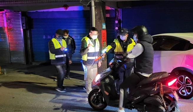 台灣新聞通訊社-熱天一到全失控！淡水「噪音車地獄」再現 環保局出招