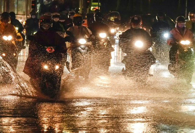 台灣新聞通訊社-快訊》下班注意！6縣市大雨特報 一路狂轟到明天