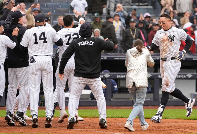 台灣新聞通訊社-MLB》法官再見轟終結全壘打乾旱 17轟追平村上宗隆