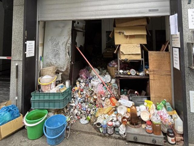 台灣新聞通訊社-北市大同區驚見「鼠窩宅」！獨居翁與鼠共眠20年