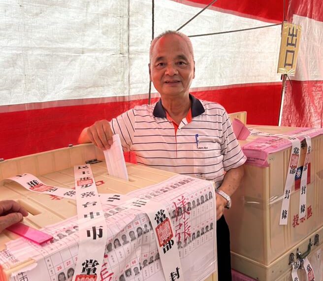 台灣新聞通訊社-連任民進黨中市黨部主委 許木桂:越逆風越要團結
