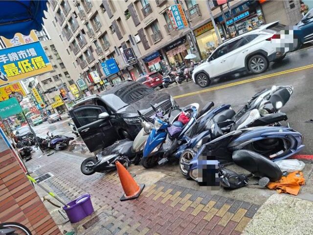台灣新聞通訊社-新莊男疑毒駕失控　衝撞整排機車13輛釀街頭驚魂