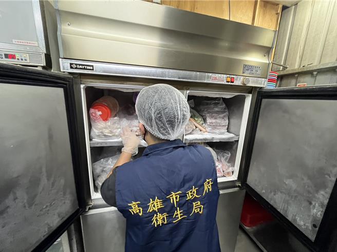 台灣新聞通訊社-30年老店出包！大社桶仔雞疑集體中毒 30人聚餐9吐瀉送醫