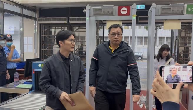 台灣新聞通訊社-內湖分局爆洩密、違法銷單案 花蓮刑大大隊長10萬交保