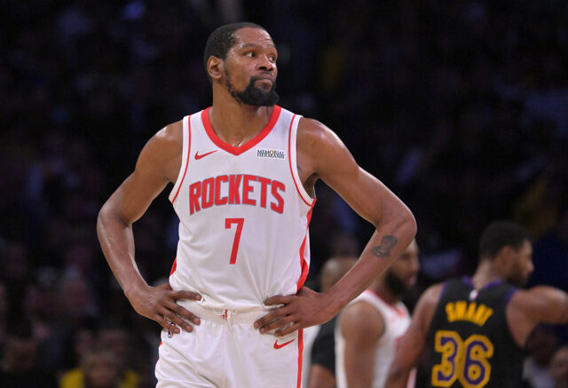 台灣新聞通訊社-NBA》杜蘭特是休息室毒藥？美媒稱「喜怒無常」火箭高層駁斥