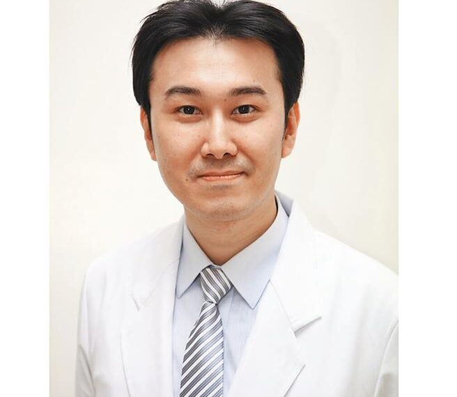 台灣新聞通訊社-追求不成上網痛罵名醫蘇一峰「老鼠屎」 女病患賠10萬獲緩刑3年