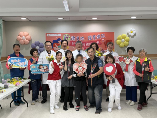 台灣新聞通訊社-「肝移植媽媽回娘家」林口長庚整合照護寫下11個生命奇蹟