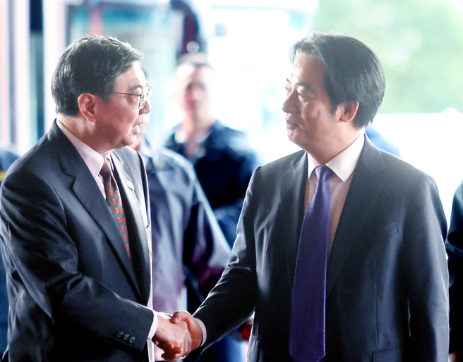 台灣新聞通訊社-批賴政府完全脫離民意 李明璇點名賴、卓1舉動嘆：只願鞏固死忠的40％