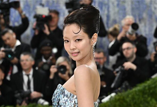 台灣新聞通訊社-Met Gala》Jennie人魚造型＋一句BLACKPINK全場暴動