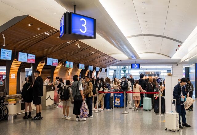 台灣新聞通訊社-國籍航空5月不漲價 旅遊達人鬆口氣：再漲我都要國旅了