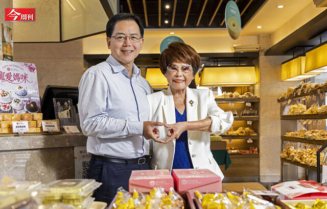 台灣新聞通訊社-從雜貨店到年收4億王國！90歲創辦人「吳媽」如何教出4個留美高材生？