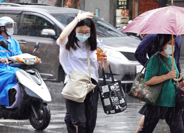 台灣新聞通訊社-今濕涼 母親節天氣好轉 下周雨連下6天