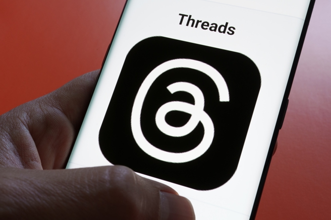 台灣新聞通訊社-快訊》脆友敲碗成功！Threads推網頁版 「群組聊天」將登場